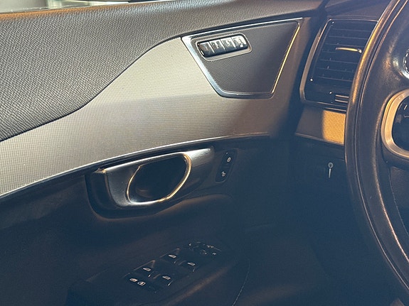Volvo XC90 18 of 30