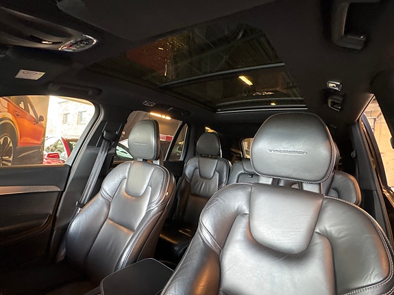 Volvo XC90 14 of 30