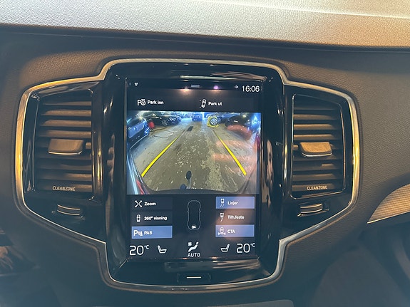 Volvo XC90 25 of 30