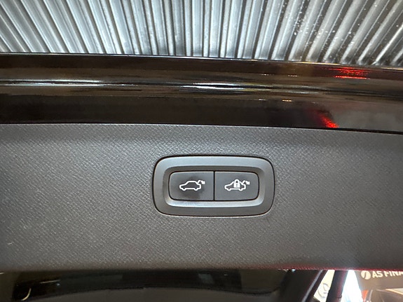 Volvo XC90 9 of 30