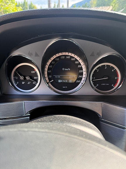 Mercedes-Benz GLK220 17 of 24