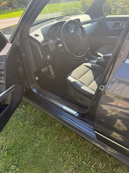 Mercedes-Benz GLK220 15 of 24