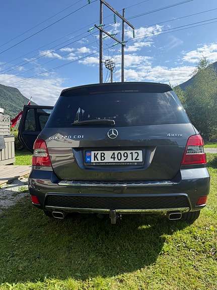 Mercedes-Benz GLK220 3 of 24