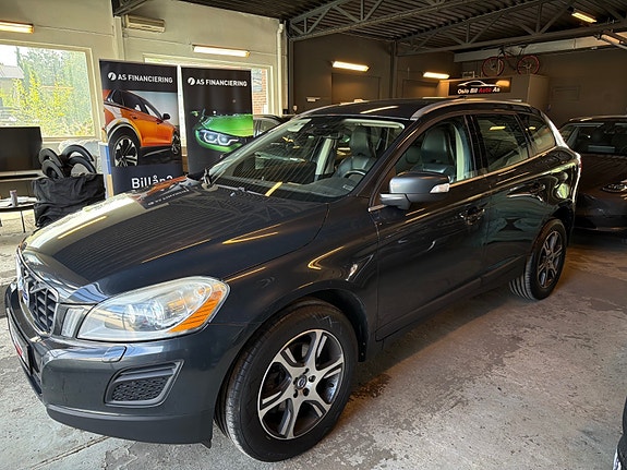 Volvo XC60 2 of 14