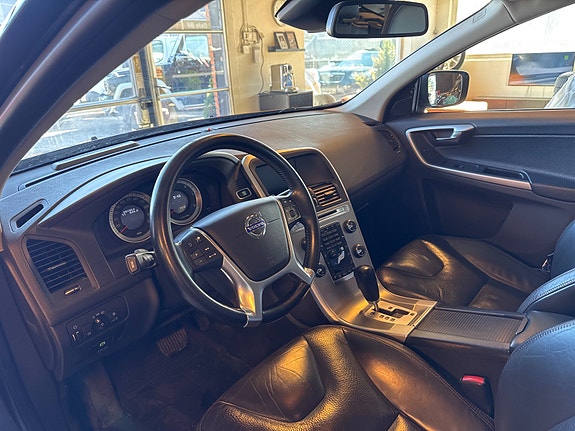 Volvo XC60 6 of 14