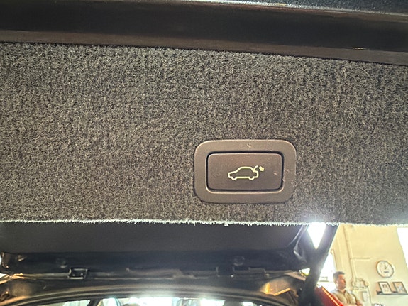 Volvo XC60 10 of 14