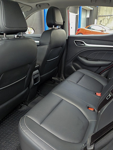 MG ZS EV 14 of 30