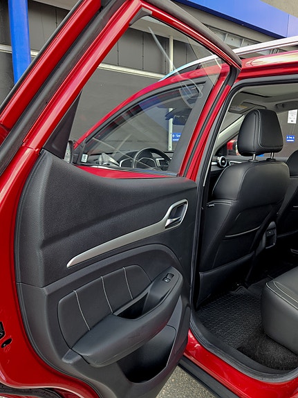 MG ZS EV 16 of 30