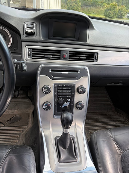 Volvo V70 19 of 24