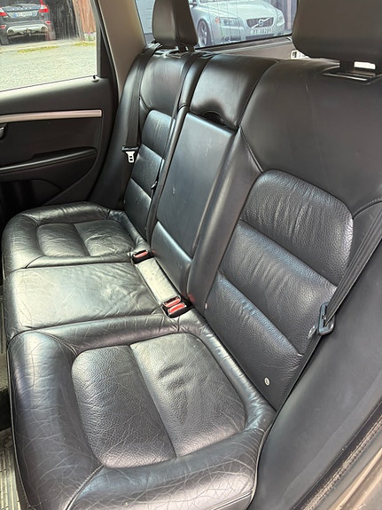 Volvo V70 13 of 24