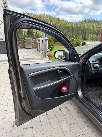 Volvo V70 8 of 24