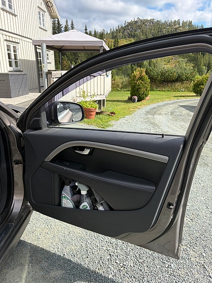 Volvo V70 10 of 24