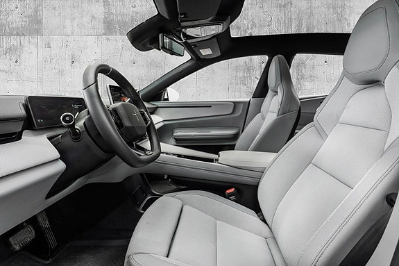Polestar 4 10 of 26