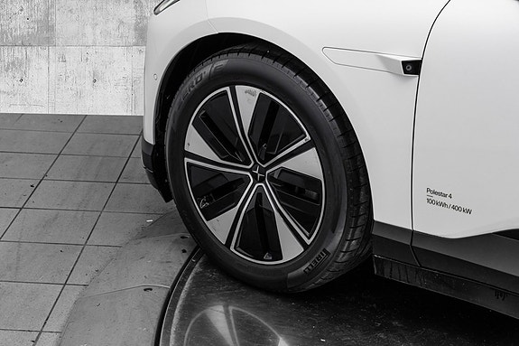 Polestar 4 9 of 26
