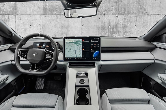 Polestar 4 14 of 26