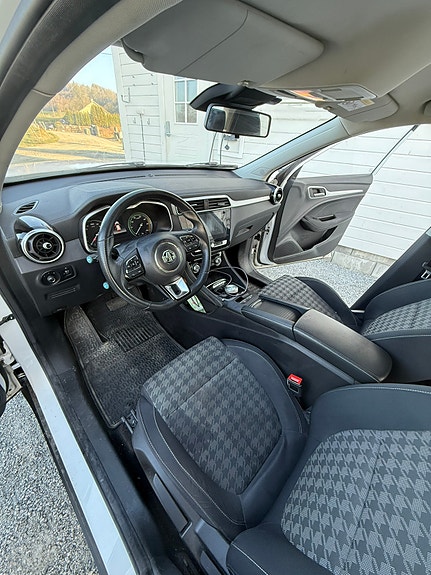 MG ZS EV 9 of 21