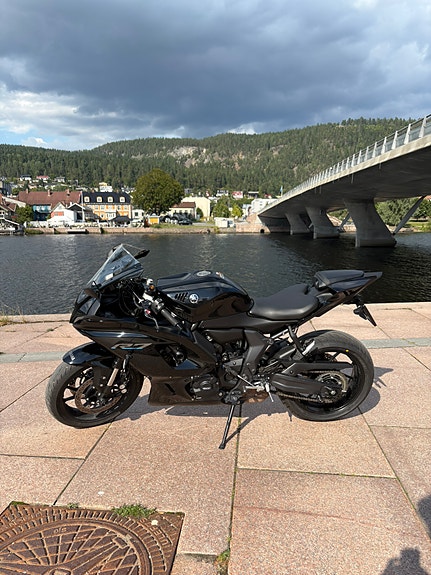 Yamaha R7/QUICKSHIFTER/USB UTTAK ++ 2 of 12