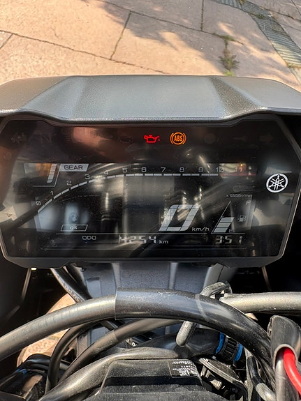 Yamaha R7/QUICKSHIFTER/USB UTTAK ++ 10 of 12