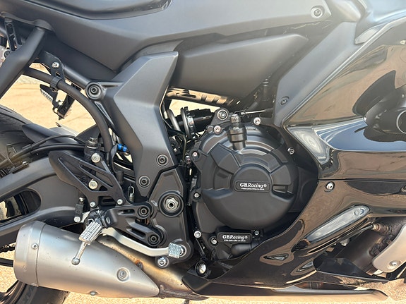 Yamaha R7/QUICKSHIFTER/USB UTTAK ++ 11 of 12