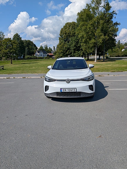 Volkswagen ID.4 3 of 21