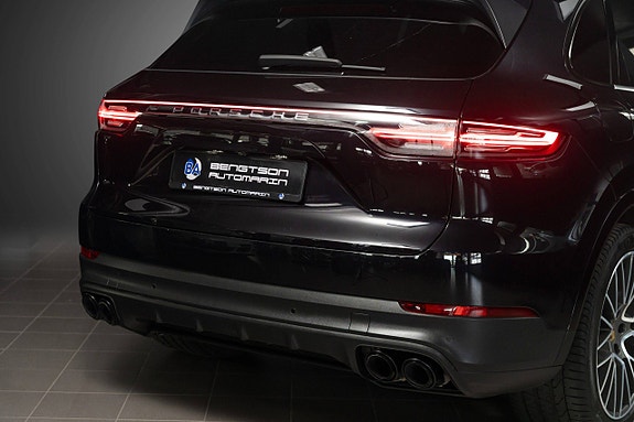 Porsche Cayenne 6 of 30