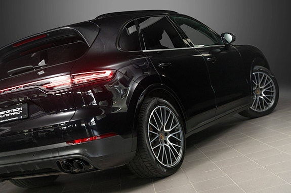 Porsche Cayenne 7 of 30