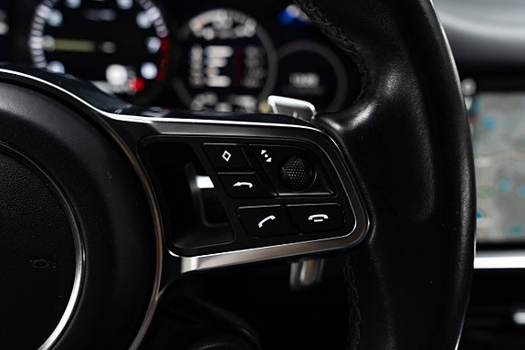 Porsche Cayenne 28 of 30