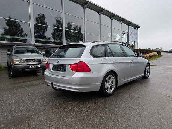 BMW 318d 5 of 23