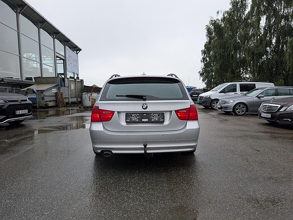 BMW 318d 4 of 23