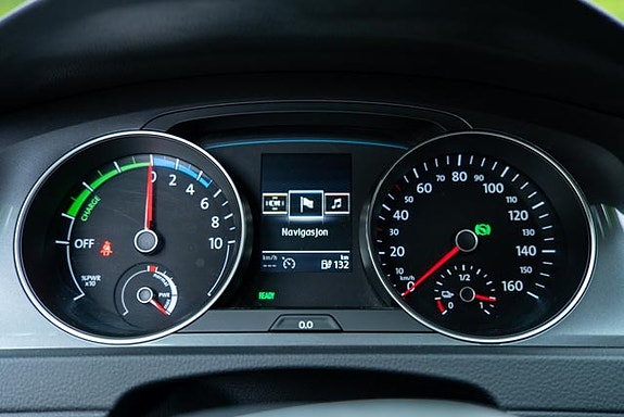 Volkswagen e-Golf VII 30 of 30
