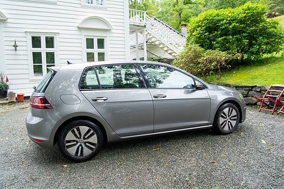 Volkswagen e-Golf VII 11 of 30