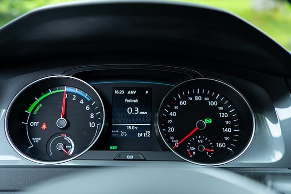 Volkswagen e-Golf VII 29 of 30