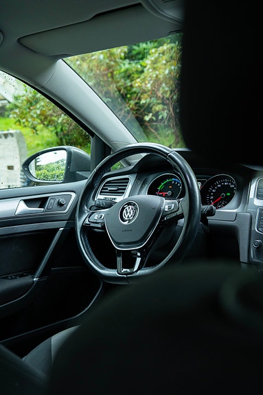 Volkswagen e-Golf VII 4 of 30