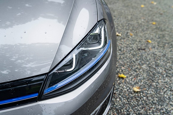 Volkswagen e-Golf VII 3 of 30