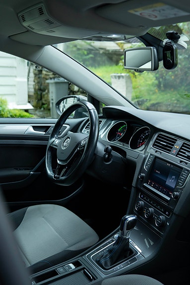 Volkswagen e-Golf VII 24 of 30