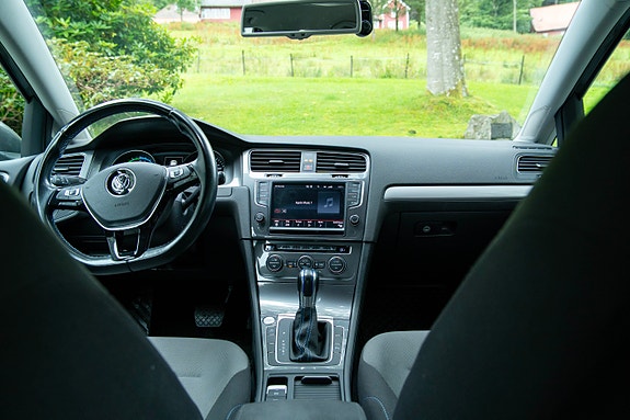 Volkswagen e-Golf VII 5 of 30