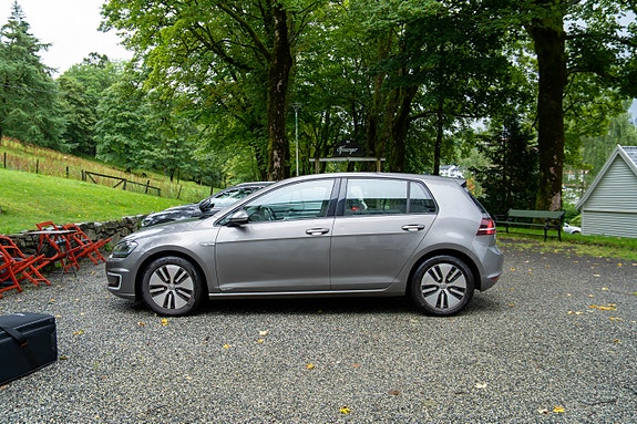 Volkswagen e-Golf VII 6 of 30