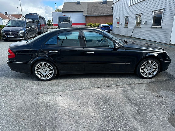 Mercedes-Benz E280 6 of 24