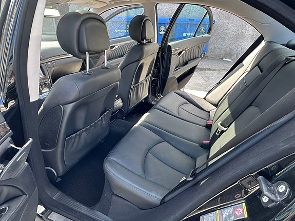 Mercedes-Benz E280 11 of 24