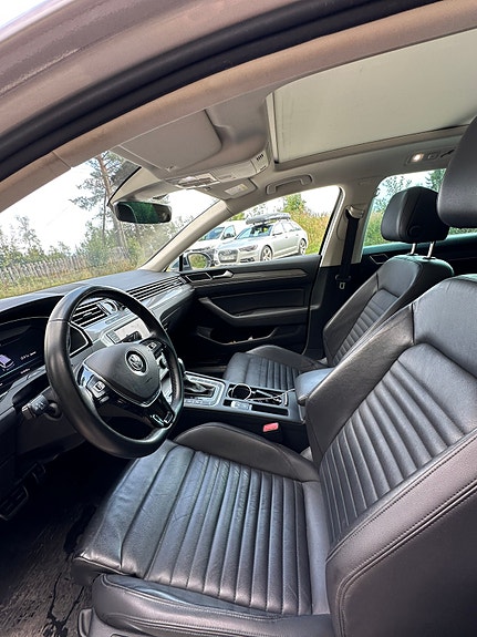 Volkswagen Passat Alltrack 7 of 13