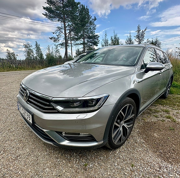 Volkswagen Passat Alltrack 6 of 13