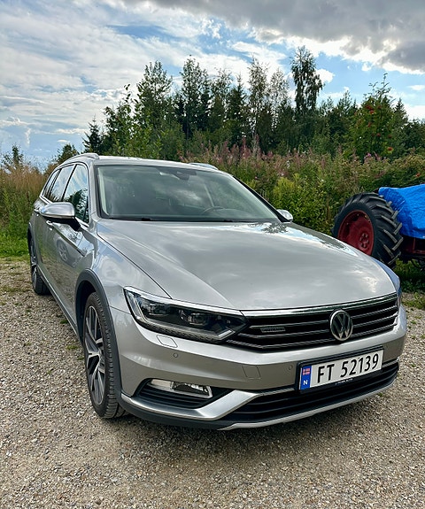 Volkswagen Passat Alltrack 5 of 13