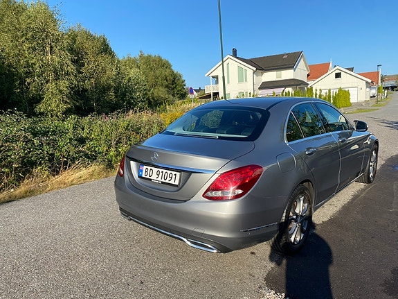Mercedes-Benz C180 d 2 of 13