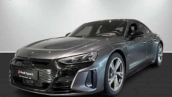 Audi e-tron GT 2 of 17