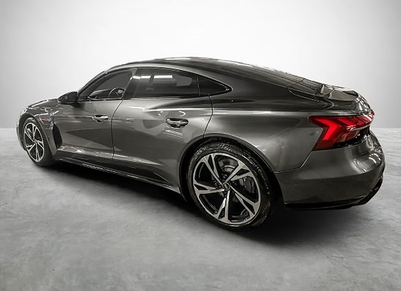 Audi e-tron GT 12 of 17