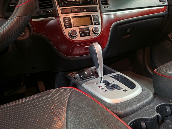 Hyundai Santa Fe 24 of 30
