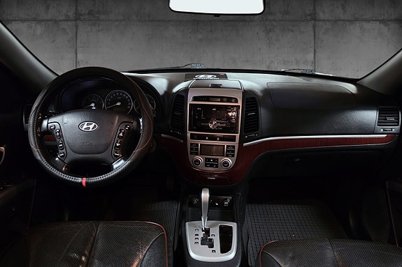 Hyundai Santa Fe 14 of 30