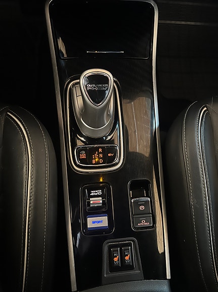 Mitsubishi Outlander 16 of 21