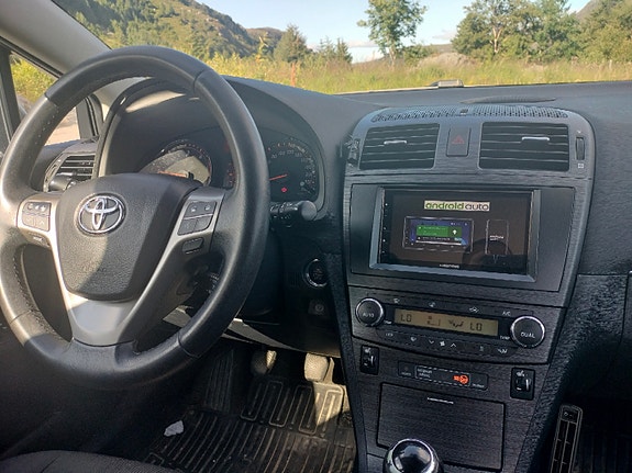 Toyota Avensis 7 of 15