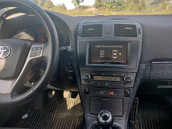 Toyota Avensis 8 of 15